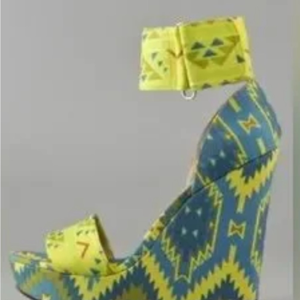 Theodora & Callum x Stuart Weitzman Mustique BlueSun Indian Linen Wedges